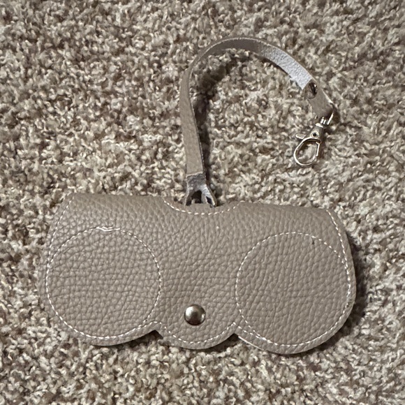 Accessories - Eyeglass holder to clip to bag or belt - faux leather - super cute!!
